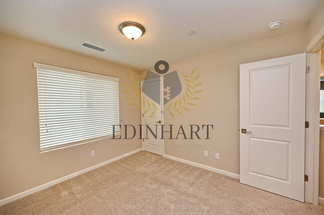 Building Photo - 231 Nabors Dr S