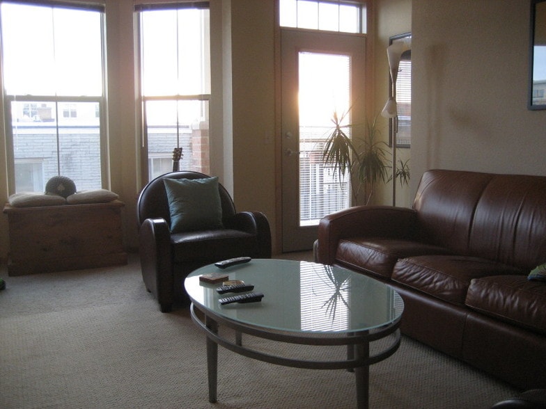 Building Photo - 510 W Main St