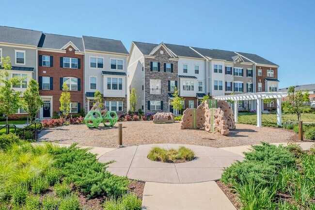 Building Photo - 813 Sawback Sq NE
