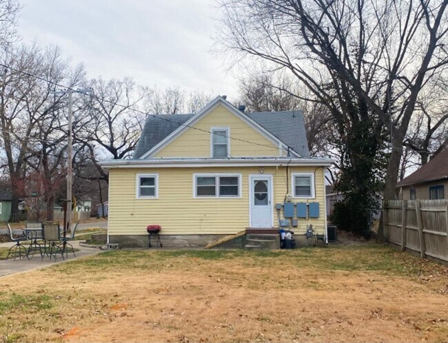 Building Photo - Italian Estates Property Management