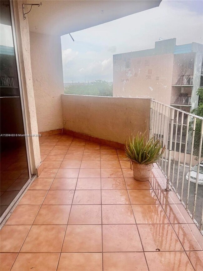 Building Photo - 6301 S Station Square 6301, Davie, FL 33314