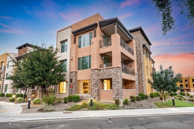 Building Photo - 4803 N Woodmere Fairway