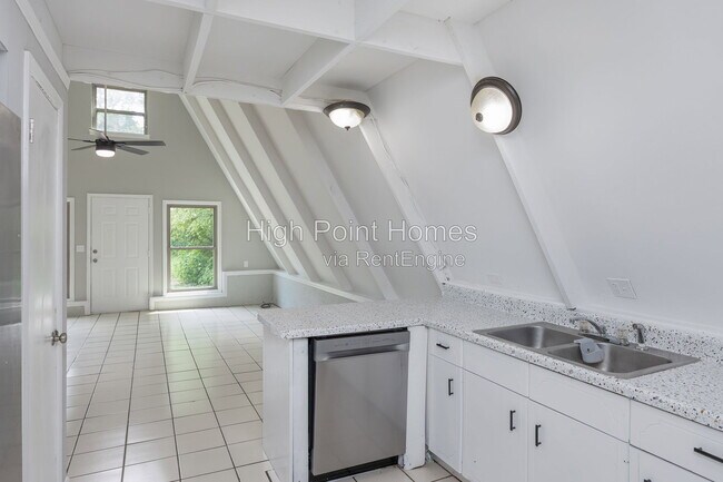 Building Photo - 1696 Johnson Rd