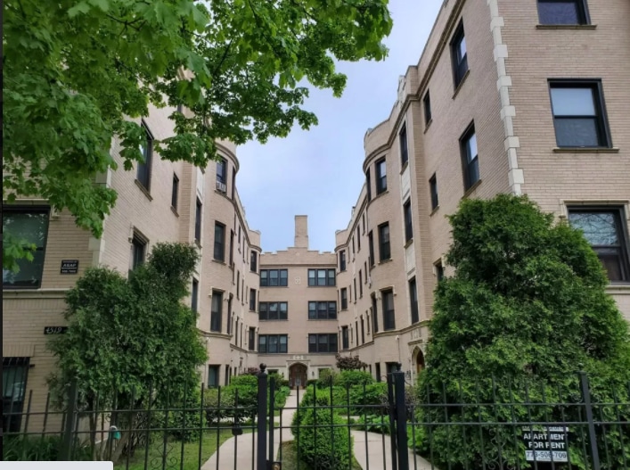 Building Photo - 4519 N Paulina St