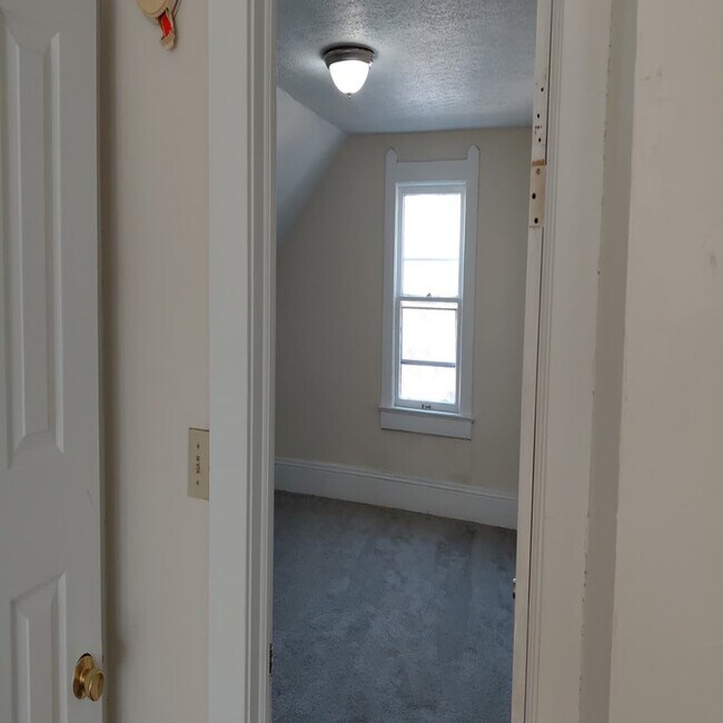 Building Photo - 1114 E 77th St