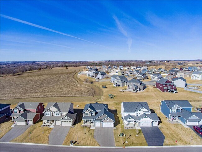 Building Photo - 1582 Edgebrook Ln