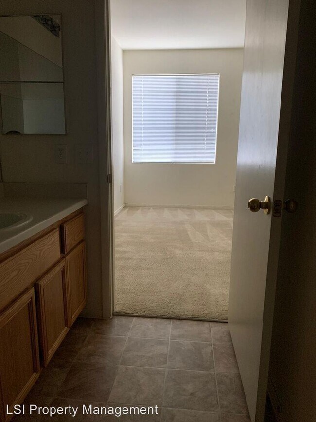 Building Photo - 9050 W Warm Springs Rd