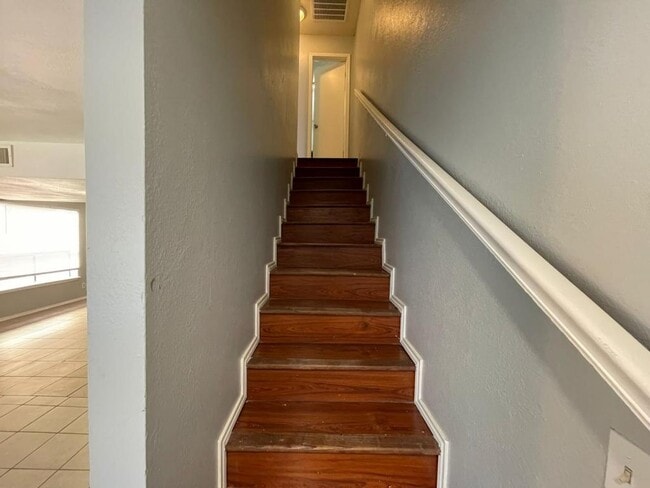 Building Photo - 3505 N 23rd Ln, unit 210