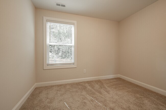 Building Photo - 1209 Gaston Ave