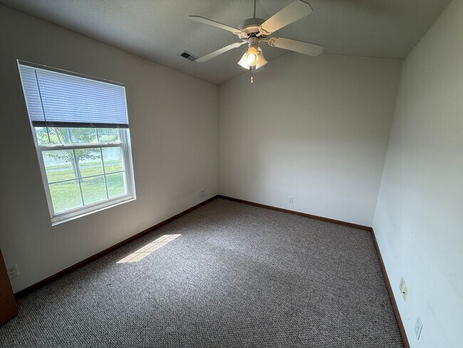 Building Photo - 2 bedroom and 2 bathroom property located in West Lafayette!