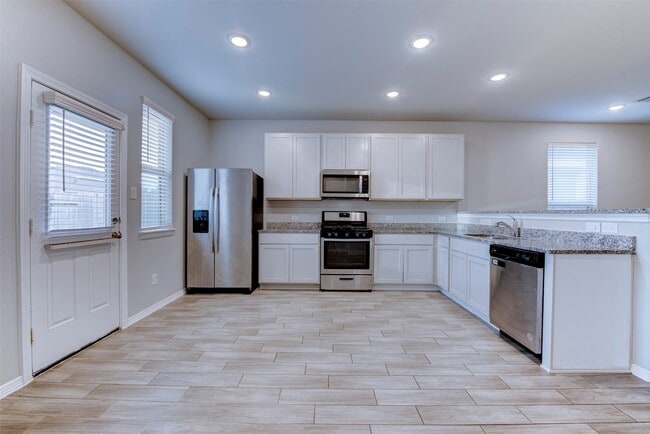 Building Photo - 24803 Russet Bluff Trl