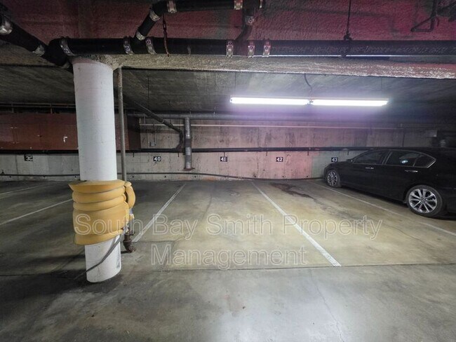 Building Photo - 8710 Delgany Ave