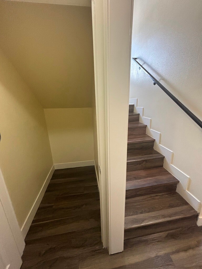 Building Photo - 133 W 74th St