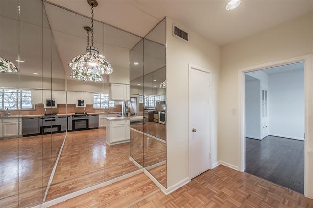 Building Photo - 6205 Greenway Rd