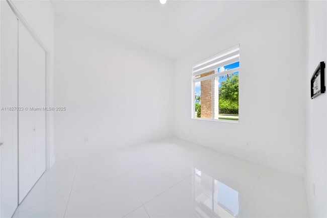 Building Photo - 10203 SW 136th St