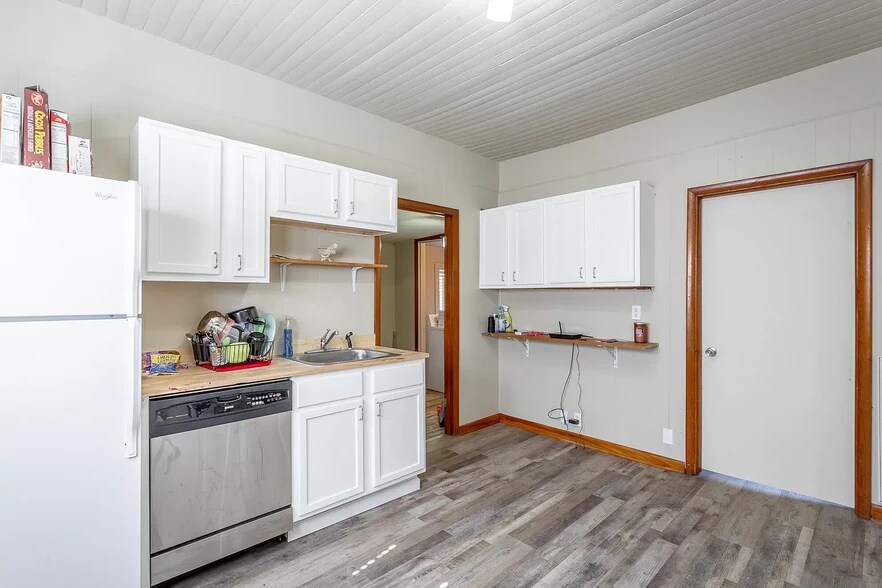 Building Photo - 206 Spruce St