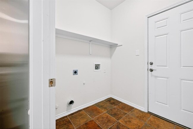 Building Photo - 2632 Century Park Blvd