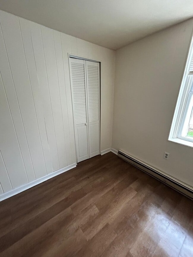 Building Photo - 120 W Main St