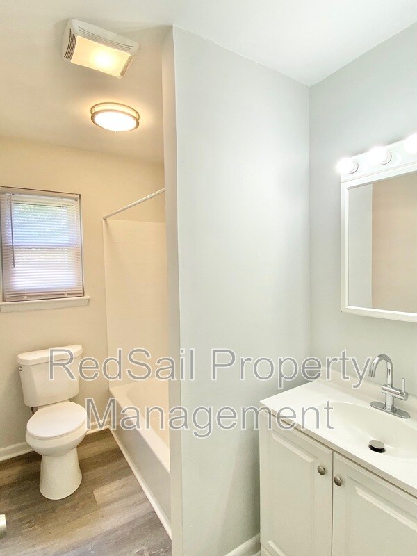 Building Photo - 701 Whitney Ct