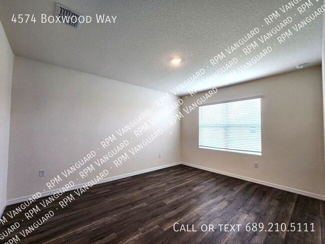 Building Photo - 4574 Boxwood Wy