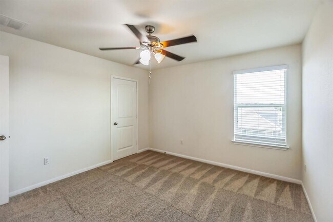 Building Photo - 104 Navidad River Dr