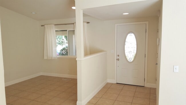 Building Photo - Livermore Magnolia, 3 Br. 2 Ba., Great Loc...