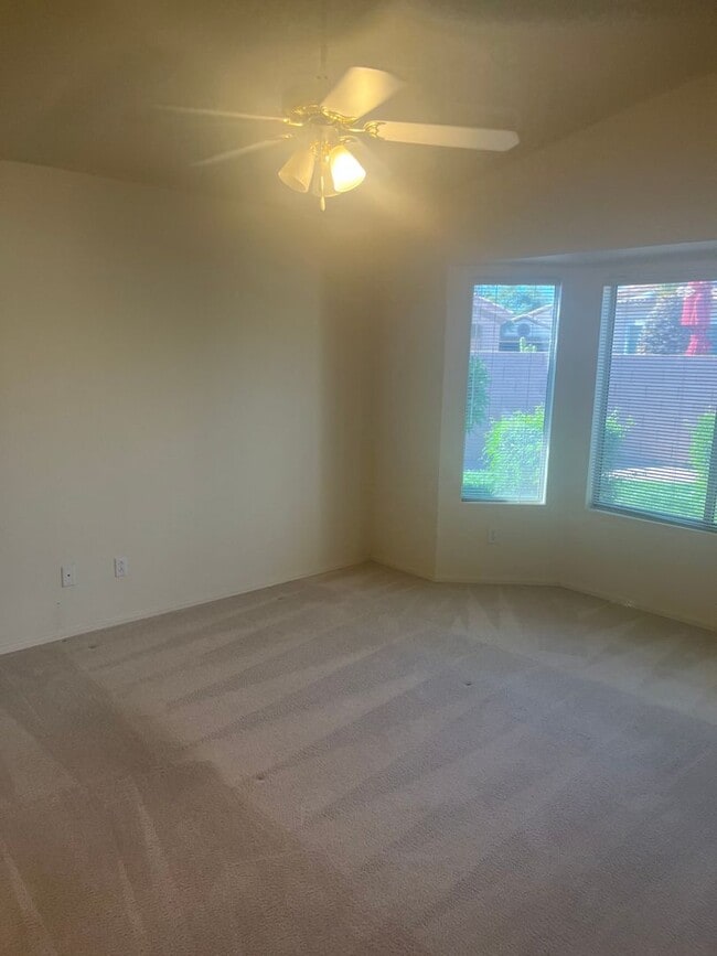 Building Photo - 55+ 2 Bed 2 bath home!