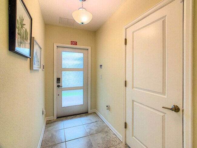 Building Photo - 705 Ocean Course Ave