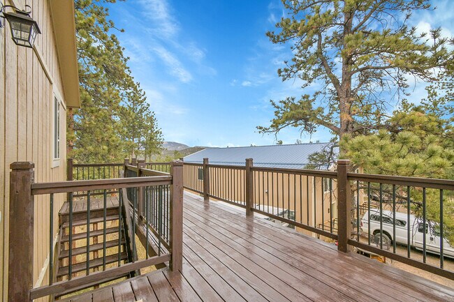 Building Photo - 50 Spruce Dr