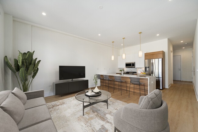 Building Photo - 159 W North Ave