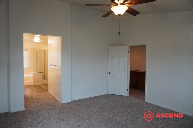 Building Photo - Corner Home Located in the Southwest!