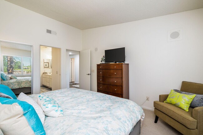 Building Photo - 55553 Winged Foot