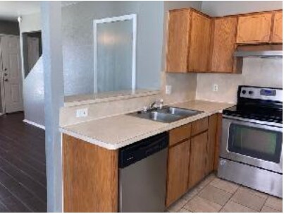 Building Photo - 2801 Vernice Loop