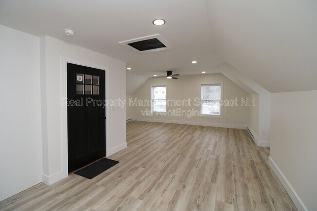 Building Photo - 253 1st NH Turnpike