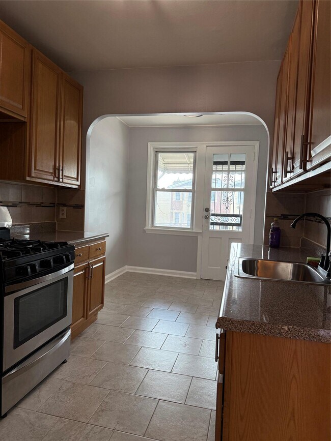 Building Photo - 3938 Amundson Ave