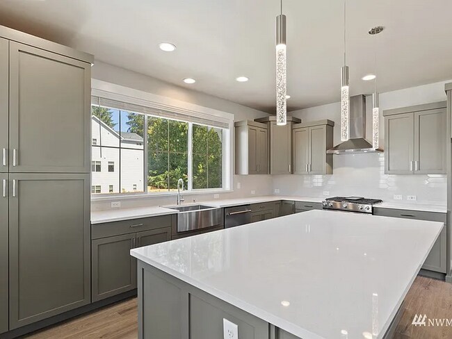 Building Photo - 19606 3rd Dr SE