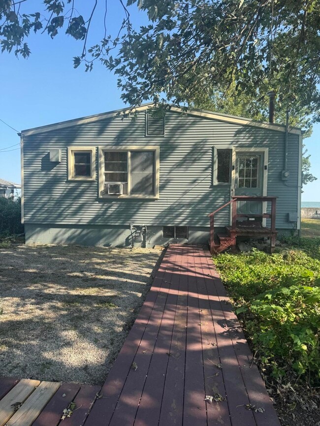 Building Photo - 13512 Venetian Dr