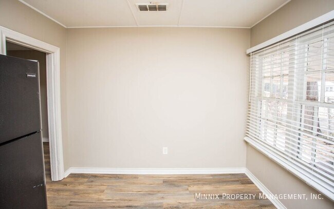 Building Photo - 2404 27th St