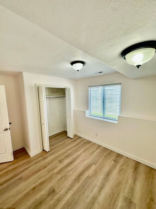 Building Photo - RES_CARMEL INSTITUTE LLC_537