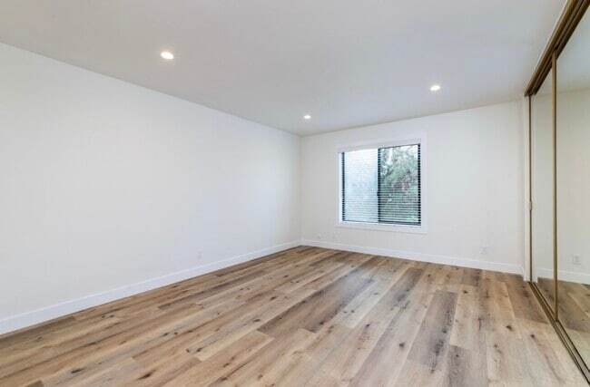 Building Photo - 4524 Tujunga Ave