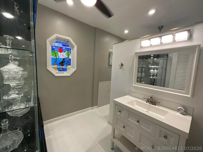 Building Photo - 1061 Bimini Ln