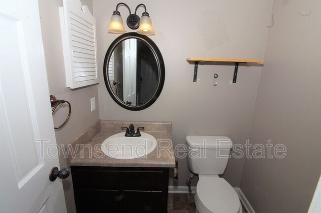 Building Photo - 5827 Hibernia Dr