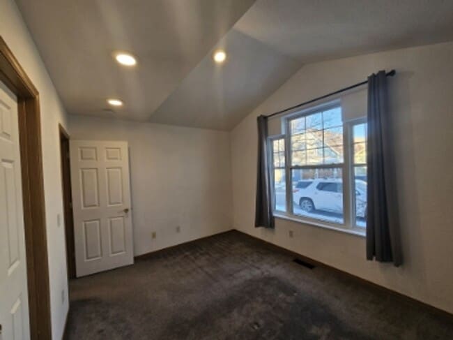 Building Photo - Charming 2 Bedroom Home with Fenced Yard – Dog Friendly!