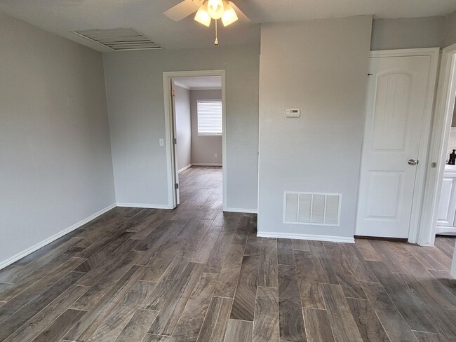 Building Photo - 1 bedroom apartment in Edmond, OK with cen...