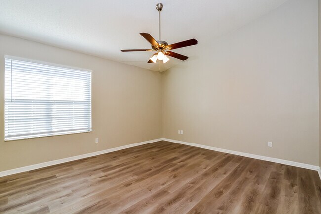 Building Photo - Inviting Home in Sanford, FL