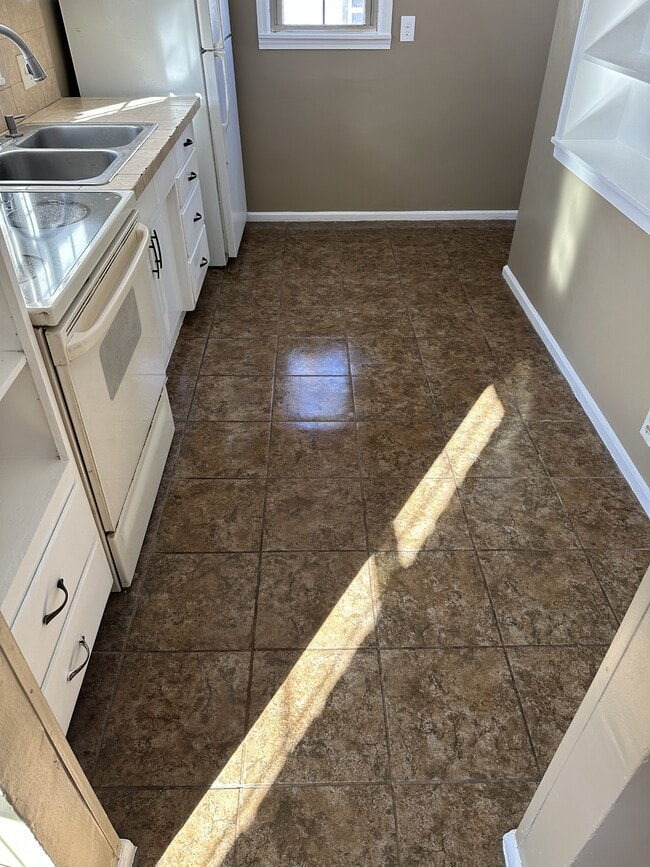 Building Photo - 2500 N 49th St