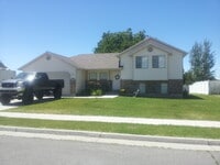 Building Photo - Beautiful  Home in Clinton for Rent