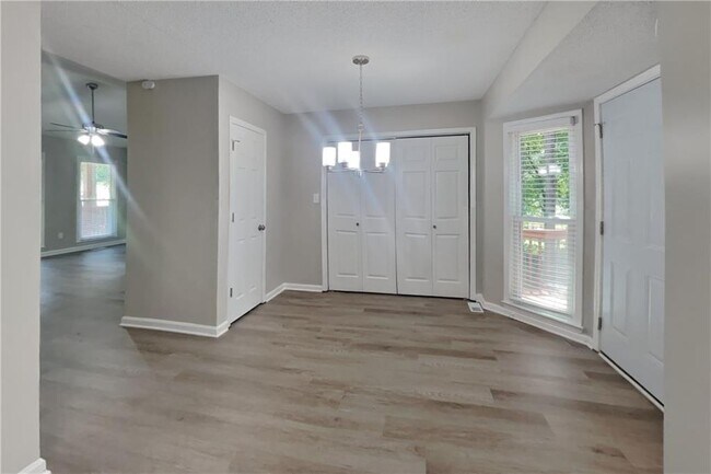 Building Photo - 66 Freestone Ln