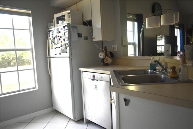Building Photo - 9078 Lake Chase Island Way