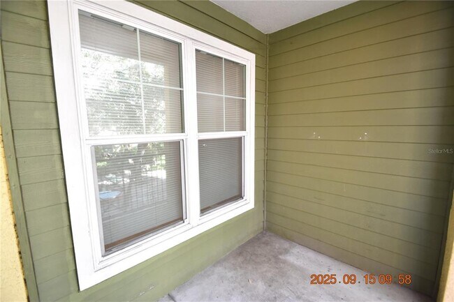 Building Photo - 1810 E Palm Ave